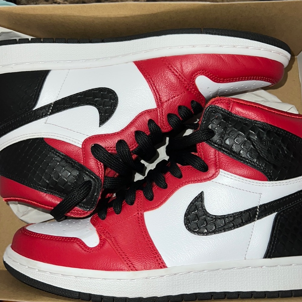 Jordan 1 High Satin Snake Chicago